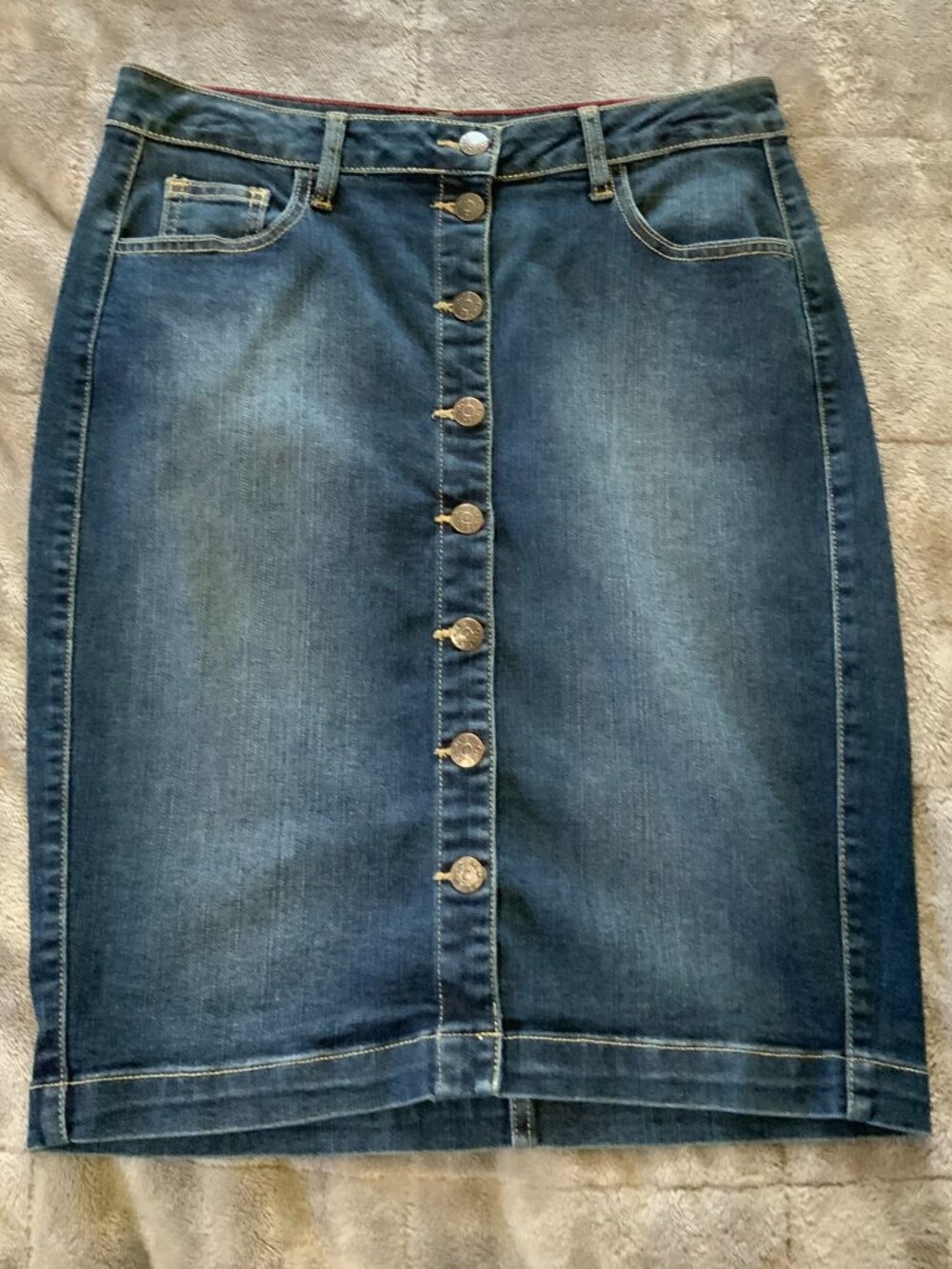 Cello Jeans Women's Size M Denim Skirt with Button Up Front (1287)